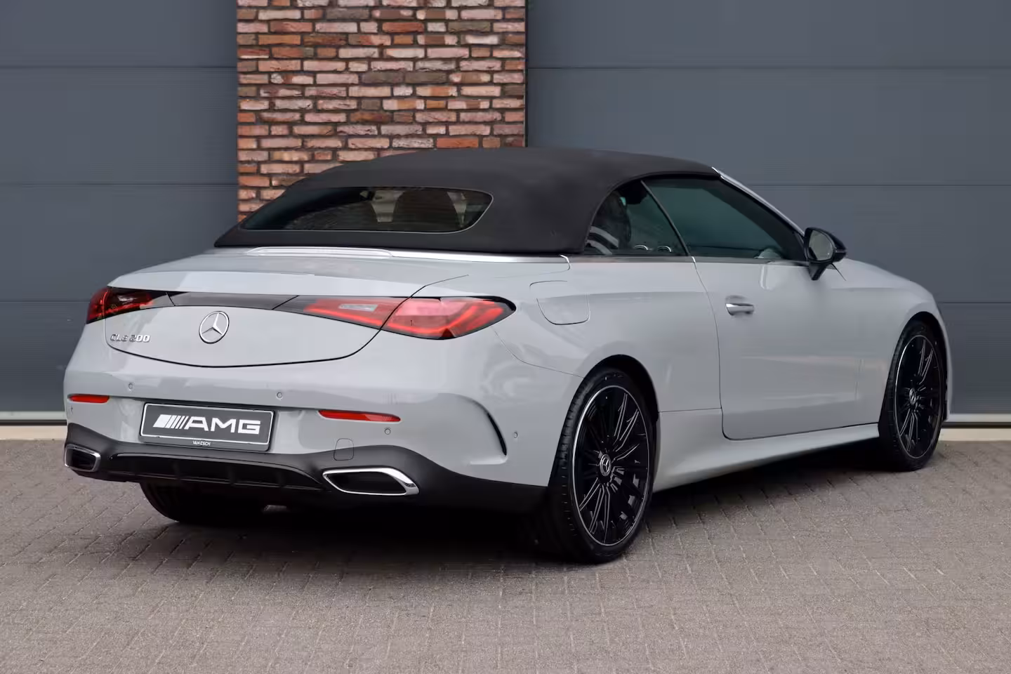 Mercedes-Benz CLE Cabriolet 200 AMG Line | Distronic | Airscarf | Memory | Burmester | Keyless Go | Cabriocomfortpakke