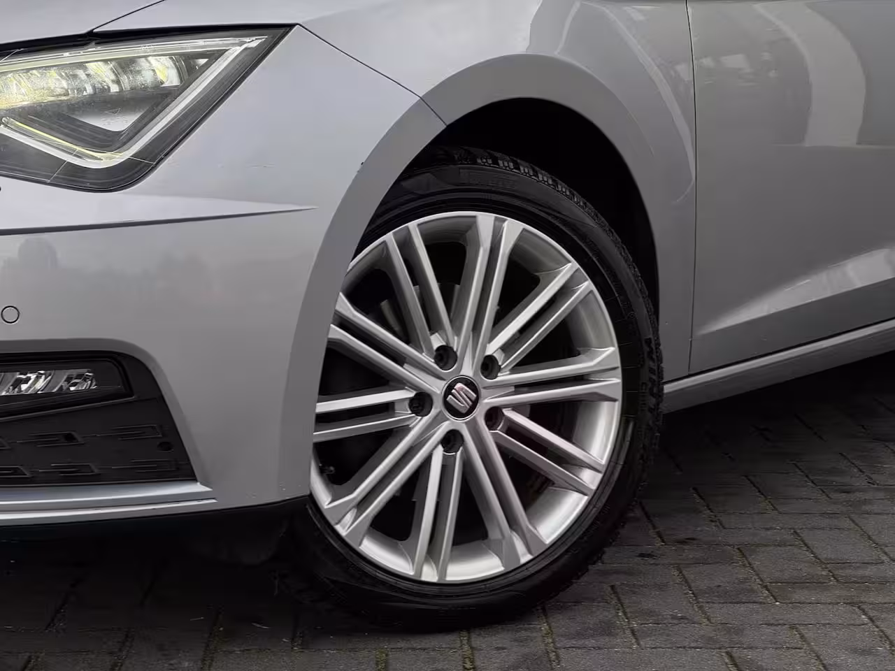 Seat Leon 1.5 TSI FR Ultimate PANO|NAVI|CR CONTROL|LEDER|LED