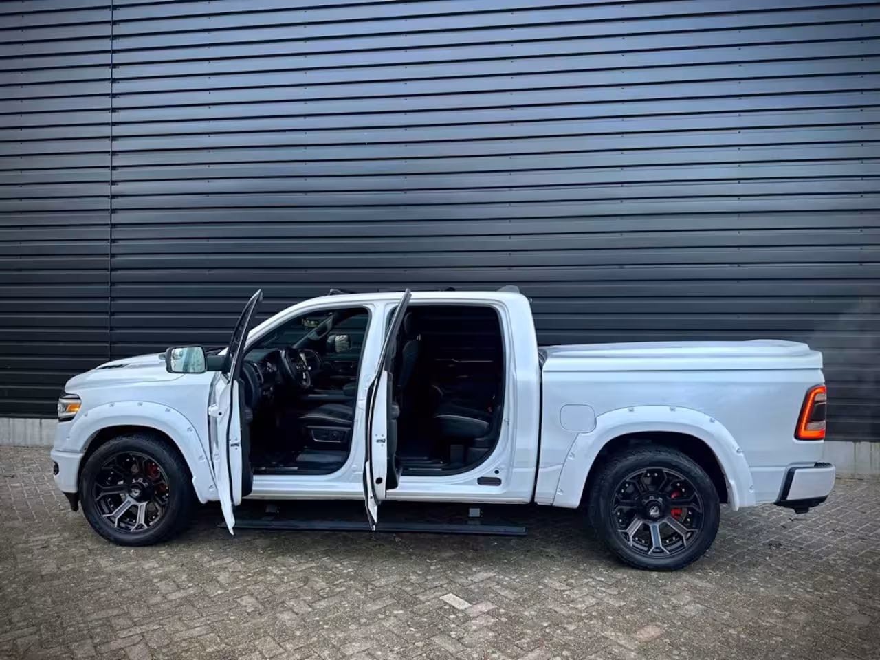 Dodge Ram 1500 5.7 V8 4x4 CC LIMITED NIGHT|HULK|PANO|HUD|ACC|HK VOL
