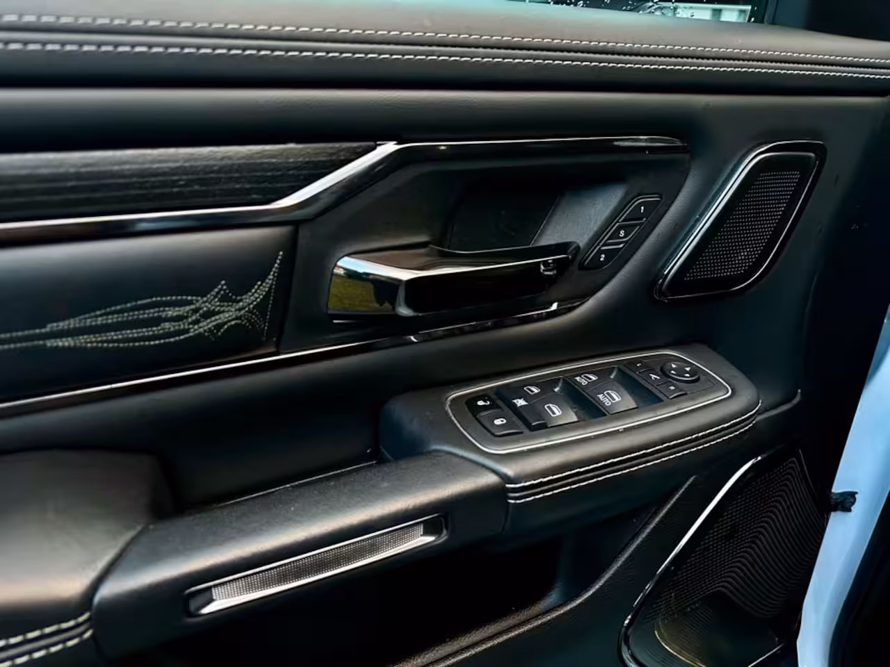 Dodge Ram 1500 5.7 V8 4x4 CC LIMITED NIGHT|HULK|PANO|HUD|ACC|HK VOL