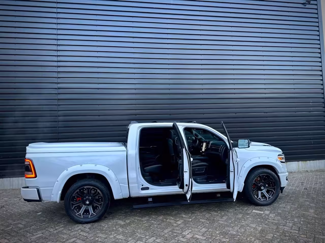 Dodge Ram 1500 5.7 V8 4x4 CC LIMITED NIGHT|HULK|PANO|HUD|ACC|HK VOL