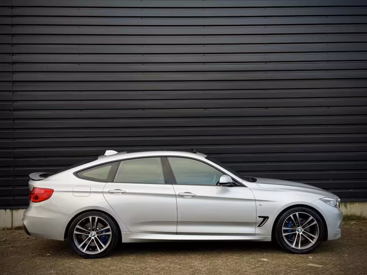 BMW 3-serie Gran Turismo 320d M-SPORT PANO|VIRTUAL|CAMERA|HiFi|LEDER