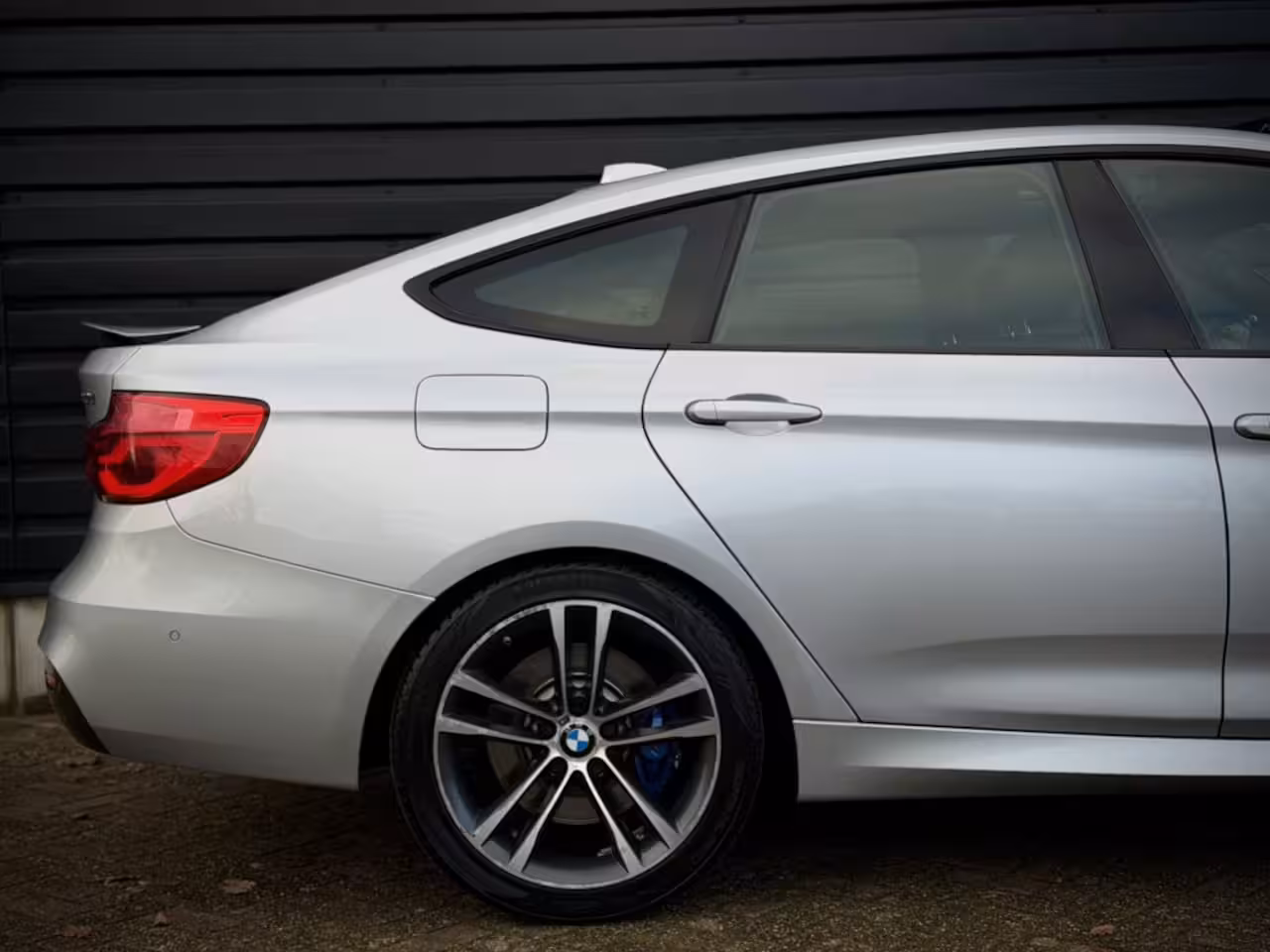 BMW 3-serie Gran Turismo 320d M-SPORT PANO|VIRTUAL|CAMERA|HiFi|LEDER