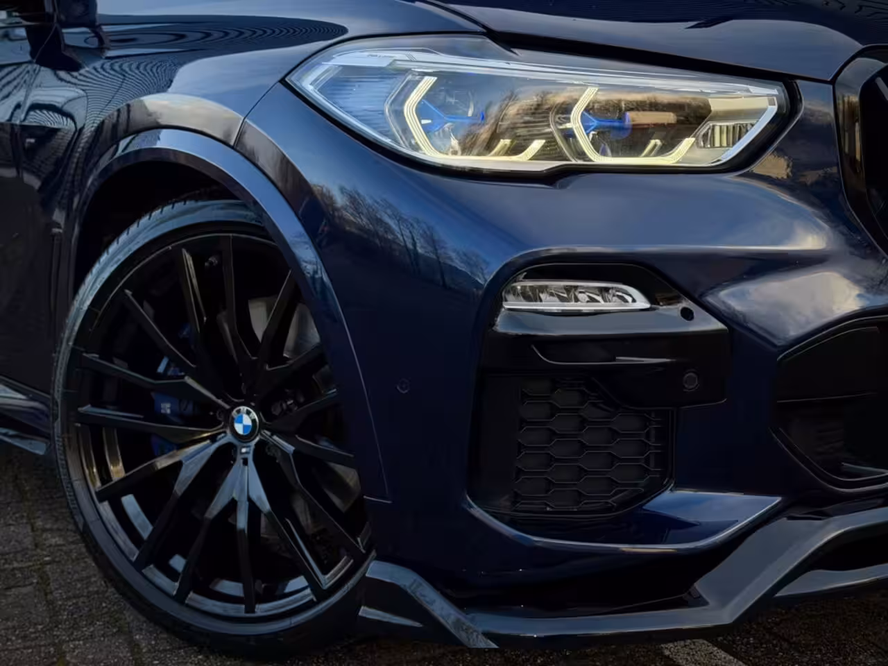 BMW X5 xDrive40i M-PERF. LASER|PANO|B&W|HUD|360|4WL STURING