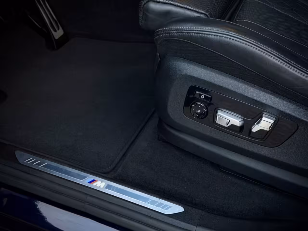 BMW X5 xDrive40i M-PERF. LASER|PANO|B&W|HUD|360|4WL STURING