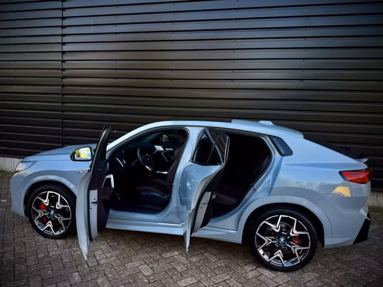 BMW iX2 eDrive 67kWh M-SPORT PRO PANO|HUD|HK|360|MEMORY VOL