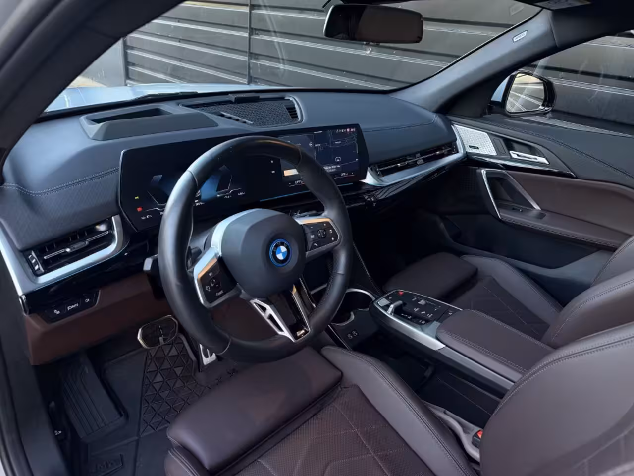 BMW iX2 eDrive 67kWh M-SPORT PRO PANO|HUD|HK|360|MEMORY VOL