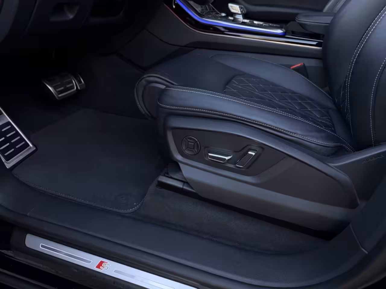 Audi Q8 60 TFSI e Quattro Comp. S-LINE PANO|RS STOEL|360|B&O|SOFT|NIGHTV