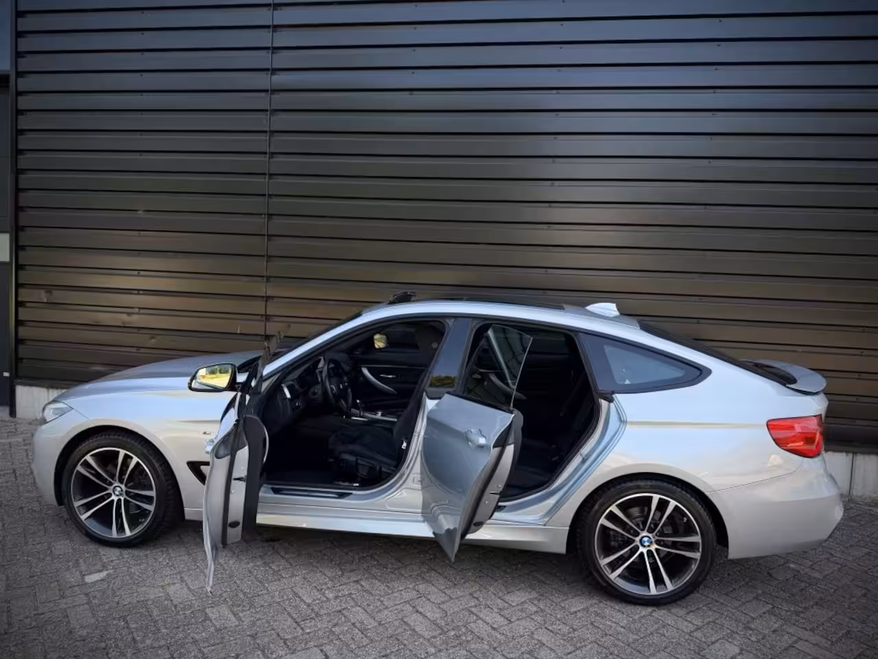 BMW 3-serie Gran Turismo 330i xDrive M-SPORT PANO|H/K|KEYLESS|M STOEL