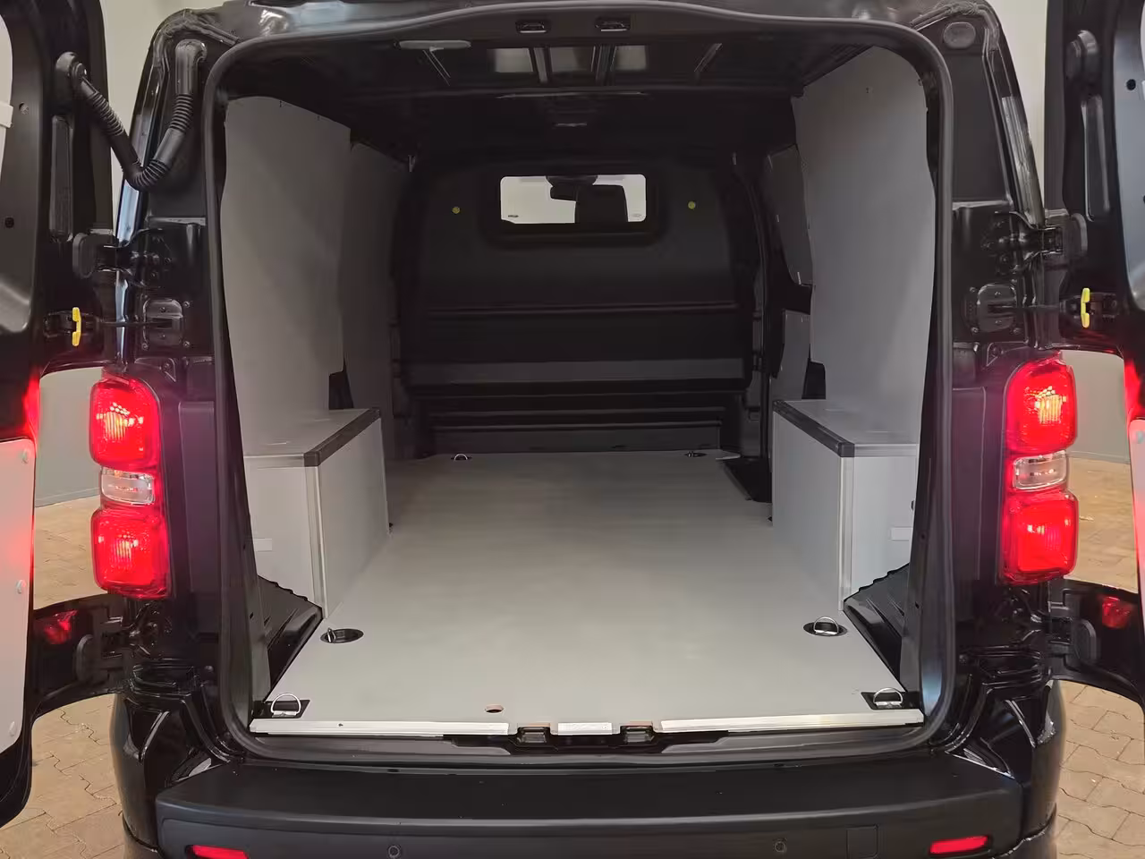 Opel Vivaro Electric L3 75 kWh STX Lederen interieur | Spoiler | 18INCH | Special Edition | Full Option | LED |