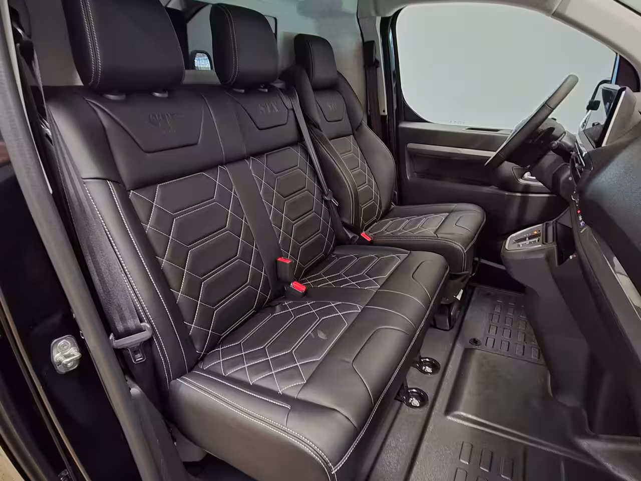 Opel Vivaro Electric L3 75 kWh STX Lederen interieur | Spoiler | 18INCH | Special Edition | Full Option | LED |