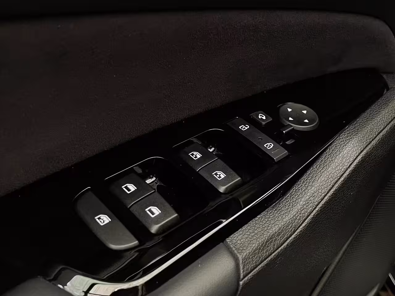 Kia Sportage 1.6 T-GDi Plug-in Hybrid AWD GT-PlusLine | Achterbank verwarmd | Achteruitrijcamera | Appl