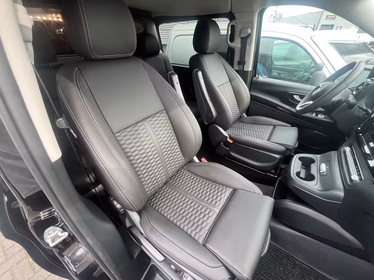 Mercedes-Benz Vito 116 CDI L2 Select Snoeks (Meer Beenruimte) | Lederen Bekleding | Rondomzicht Camera | Park