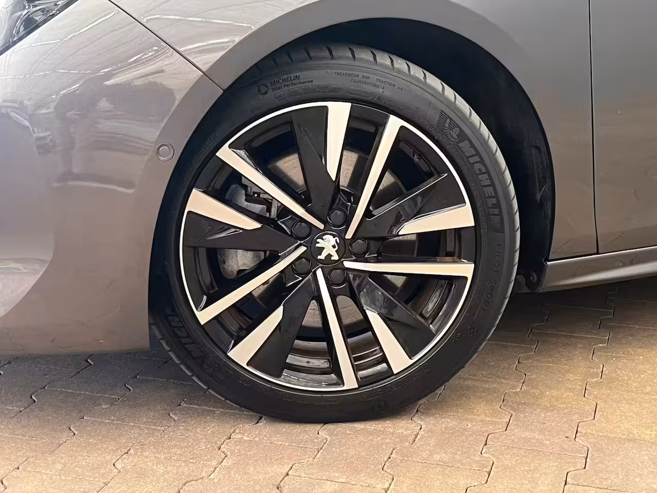 Peugeot 508 SW 1.6 HYbrid 225 GT Focal | Elek. Achterklep | AGR-Stoelen | Stoelverwarming | LED | Parkeer