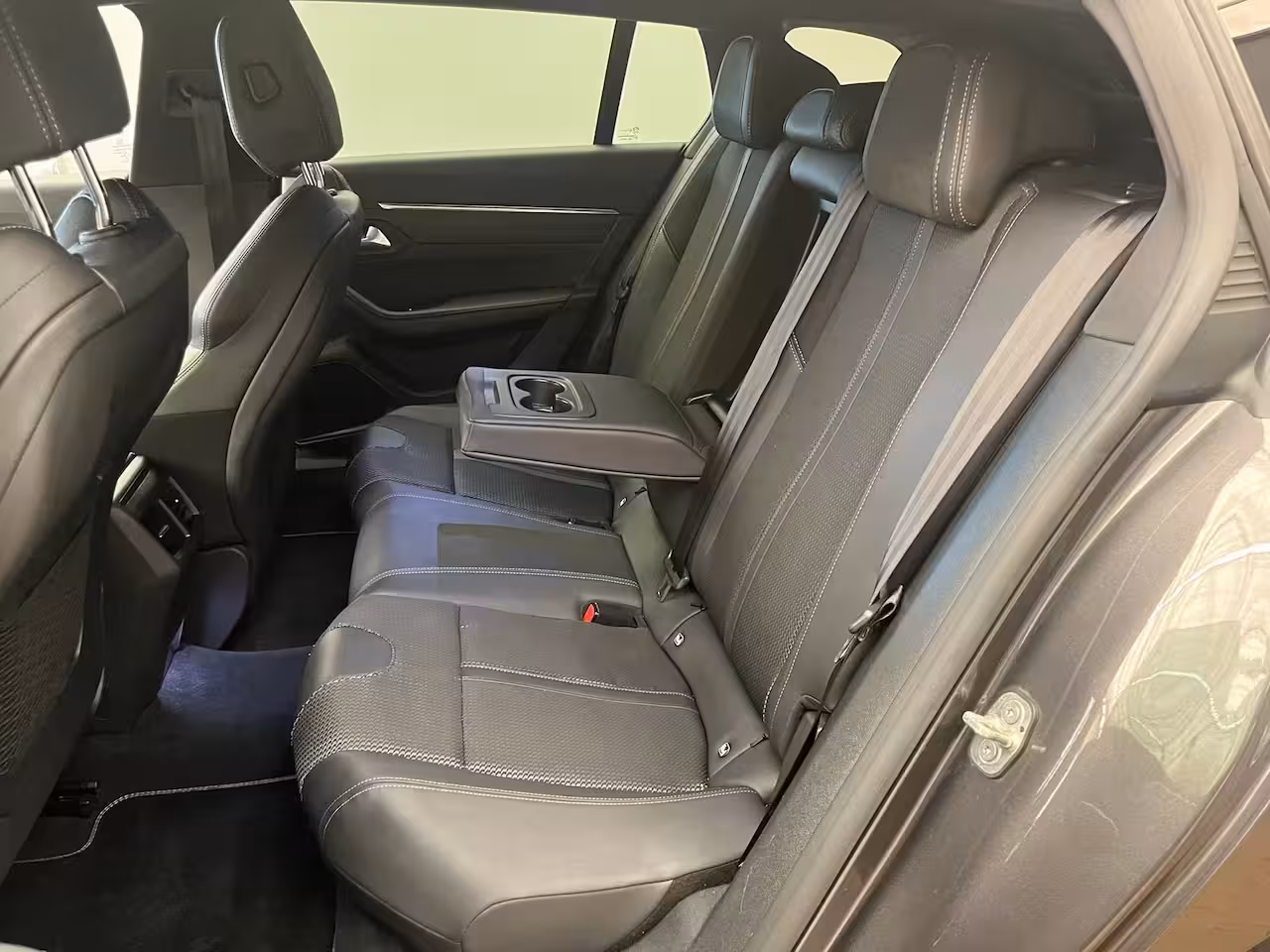 Peugeot 508 SW 1.6 HYbrid 225 GT Focal | Elek. Achterklep | AGR-Stoelen | Stoelverwarming | LED | Parkeer