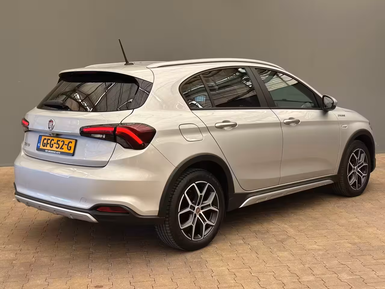 Fiat Tipo Cross 1.0 Camera | Keyless | Navigatie | 17" Lichtmetaal | Climate | Adpatieve Cruise | Carplay