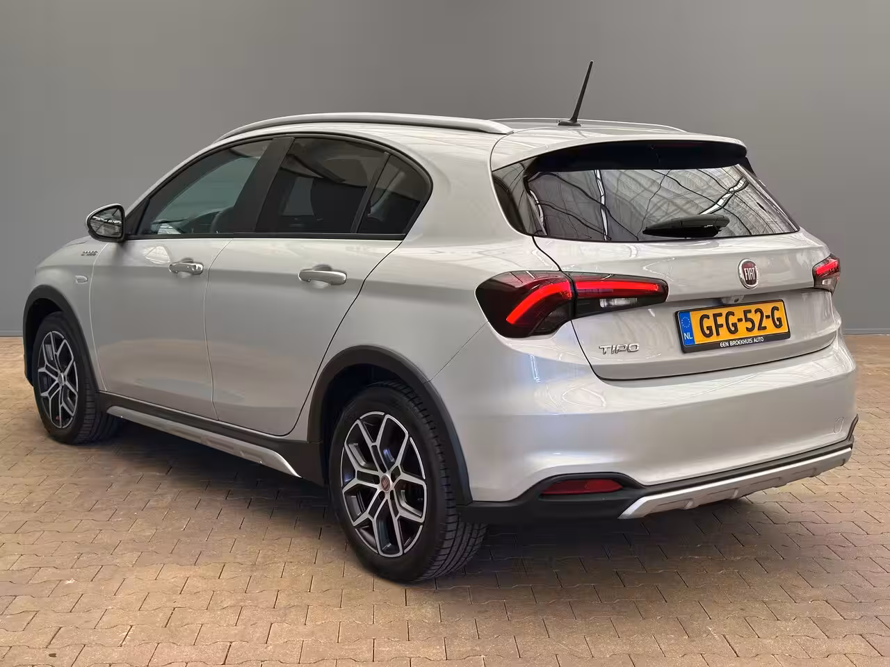 Fiat Tipo Cross 1.0 Camera | Keyless | Navigatie | 17" Lichtmetaal | Climate | Adpatieve Cruise | Carplay