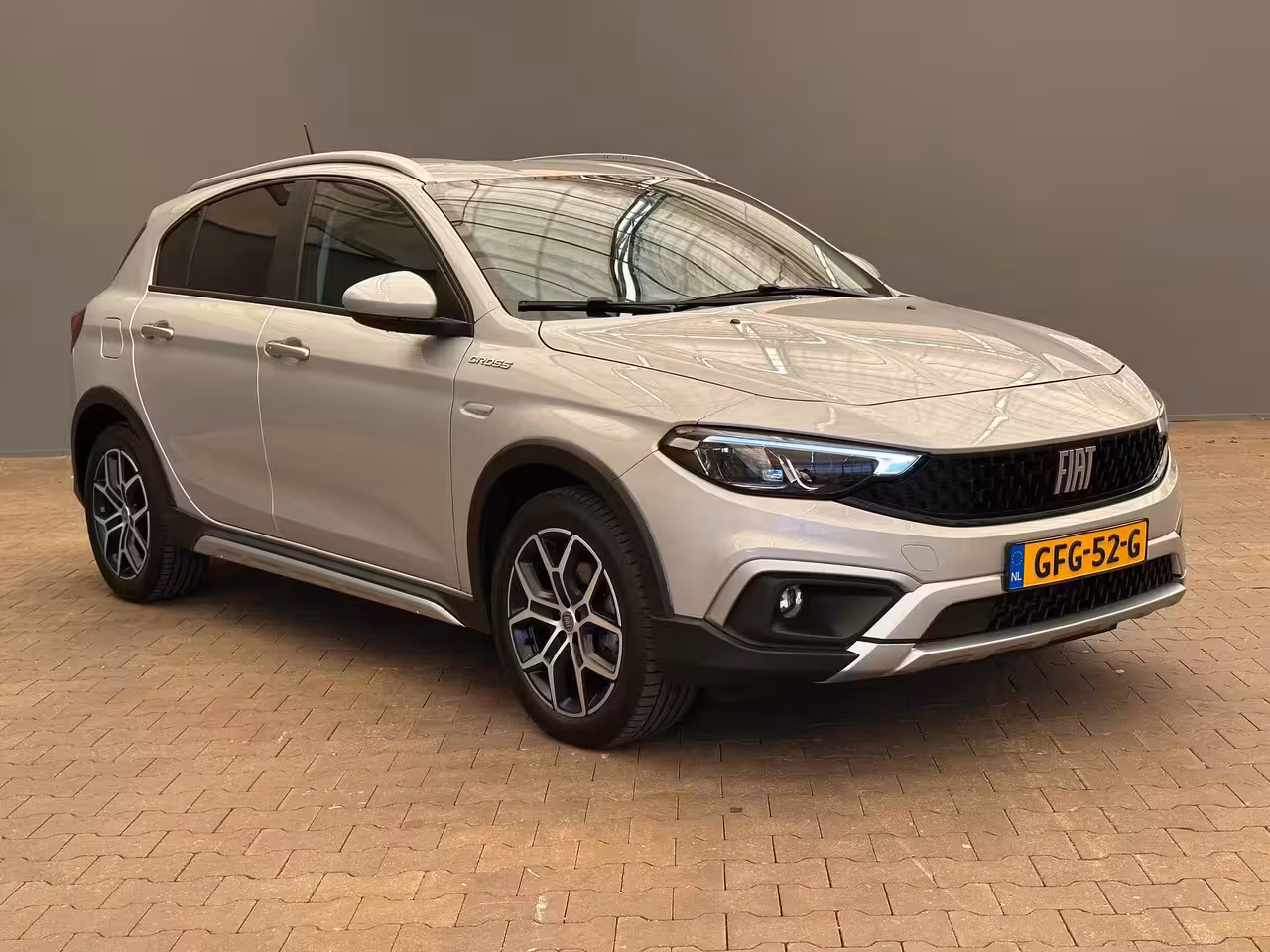 Fiat Tipo Cross 1.0 Camera | Keyless | Navigatie | 17" Lichtmetaal | Climate | Adpatieve Cruise | Carplay