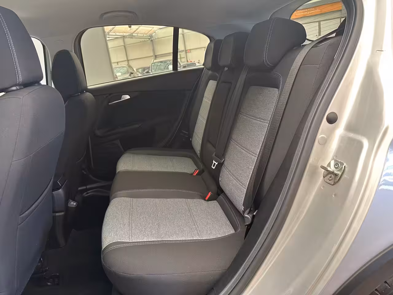 Fiat Tipo Cross 1.0 Camera | Keyless | Navigatie | 17" Lichtmetaal | Climate | Adpatieve Cruise | Carplay