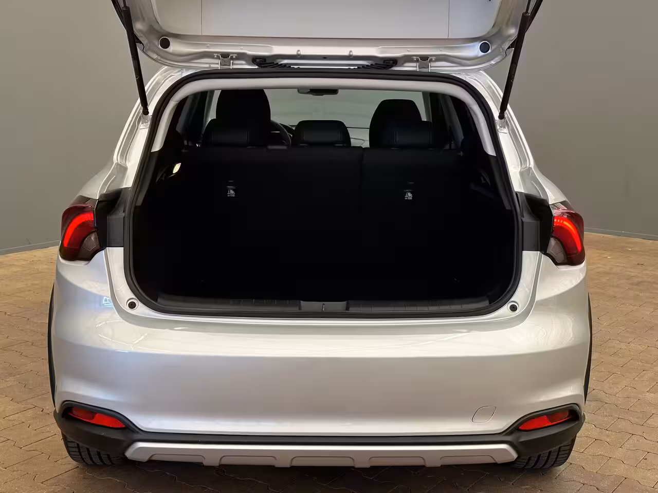 Fiat Tipo Cross 1.0 Camera | Keyless | Navigatie | 17" Lichtmetaal | Climate | Adpatieve Cruise | Carplay