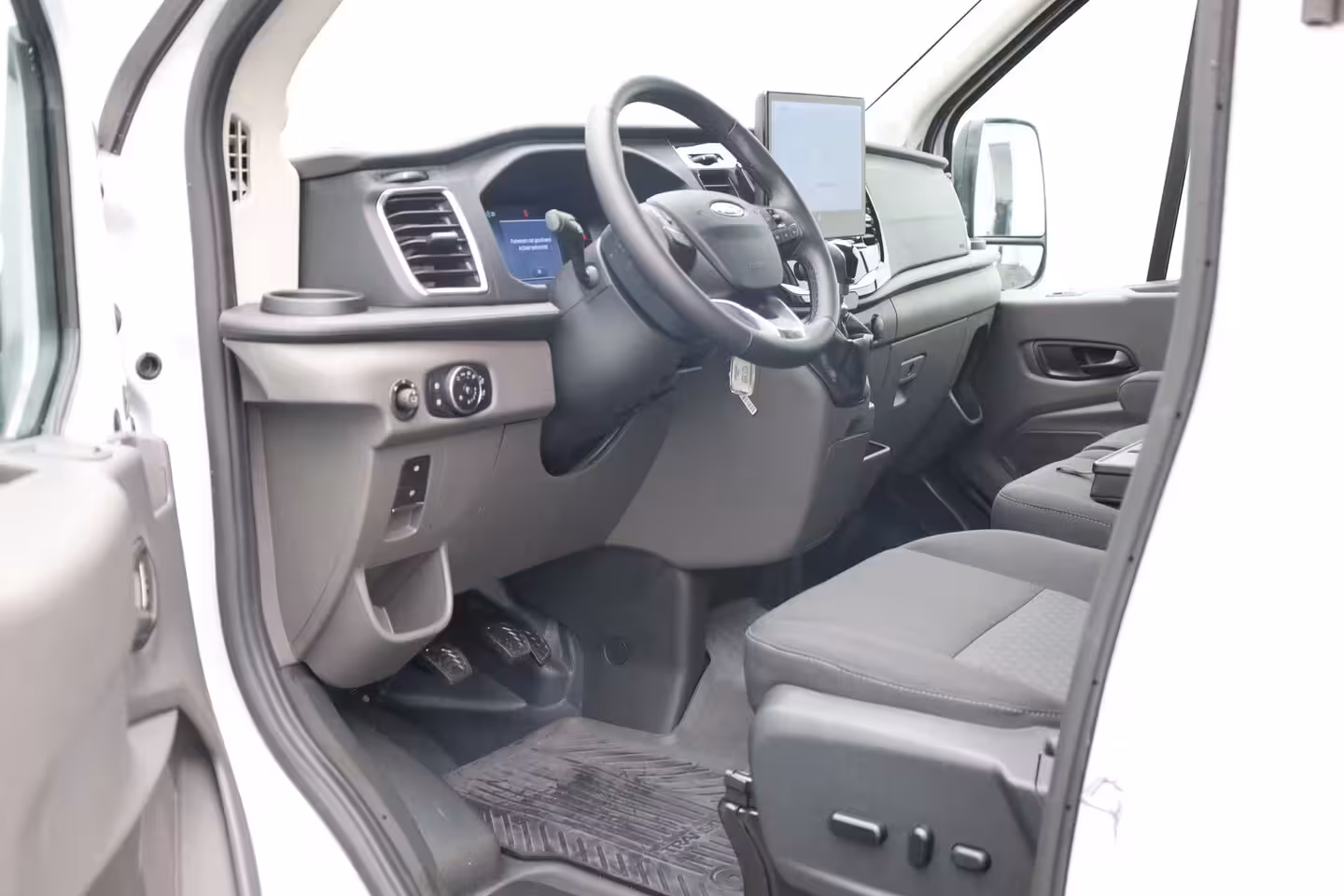 Ford Transit 350 2.0 TDCI L2H2 Trend | 2 zitplaatsen rechtsvoor | Aanhanger assistent | Achteruitrijcam