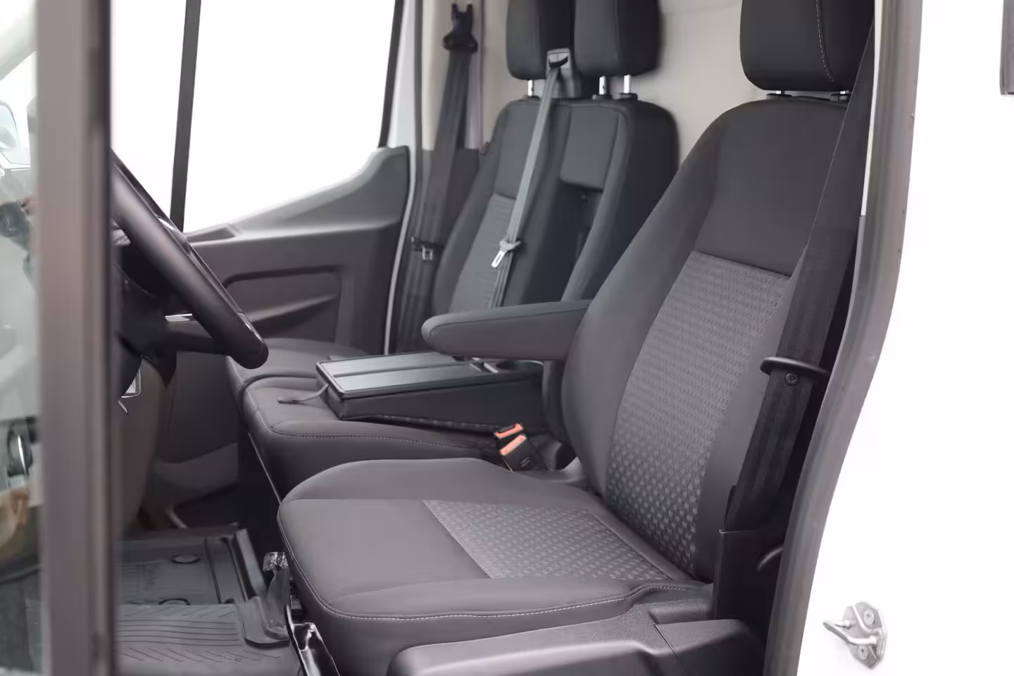 Ford Transit 350 2.0 TDCI L2H2 Trend | 2 zitplaatsen rechtsvoor | Aanhanger assistent | Achteruitrijcam