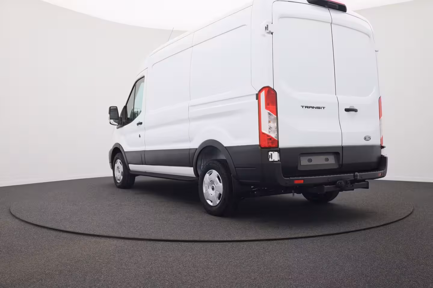 Ford Transit 350 2.0 TDCI L2H2 Trend | 2 zitplaatsen rechtsvoor | Aanhanger assistent | Achteruitrijcam