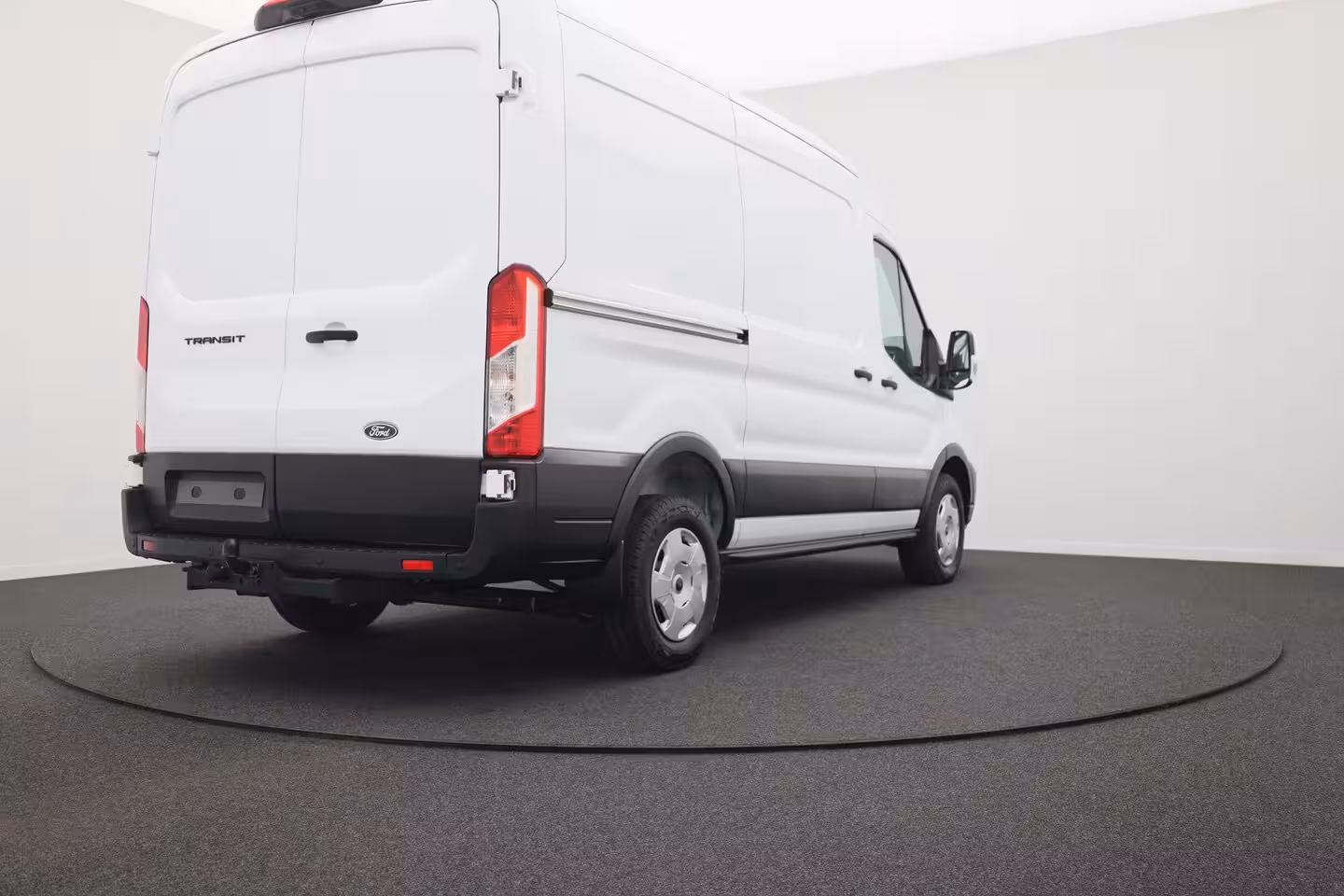 Ford Transit 350 2.0 TDCI L2H2 Trend | 2 zitplaatsen rechtsvoor | Aanhanger assistent | Achteruitrijcam