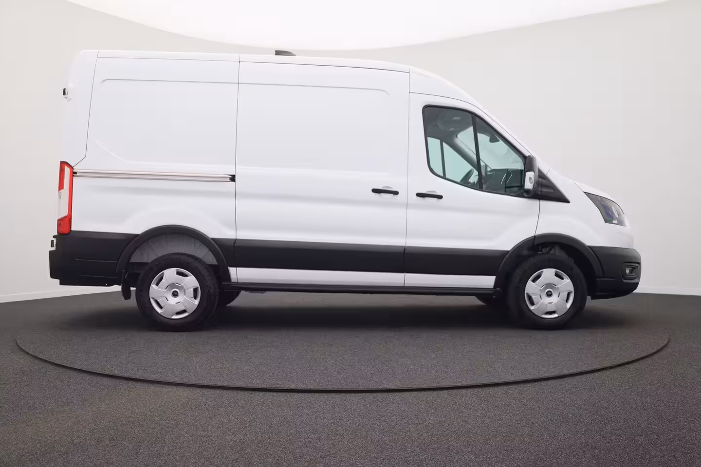 Ford Transit 350 2.0 TDCI L2H2 Trend | 2 zitplaatsen rechtsvoor | Aanhanger assistent | Achteruitrijcam