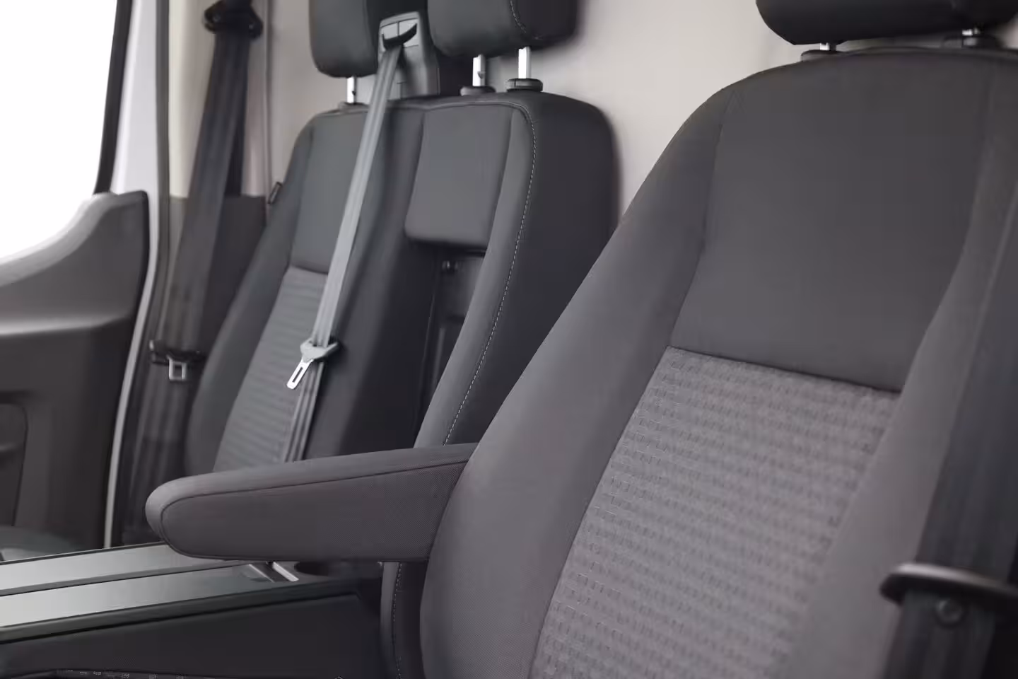 Ford Transit 350 2.0 TDCI L2H2 Trend | 2 zitplaatsen rechtsvoor | Aanhanger assistent | Achteruitrijcam