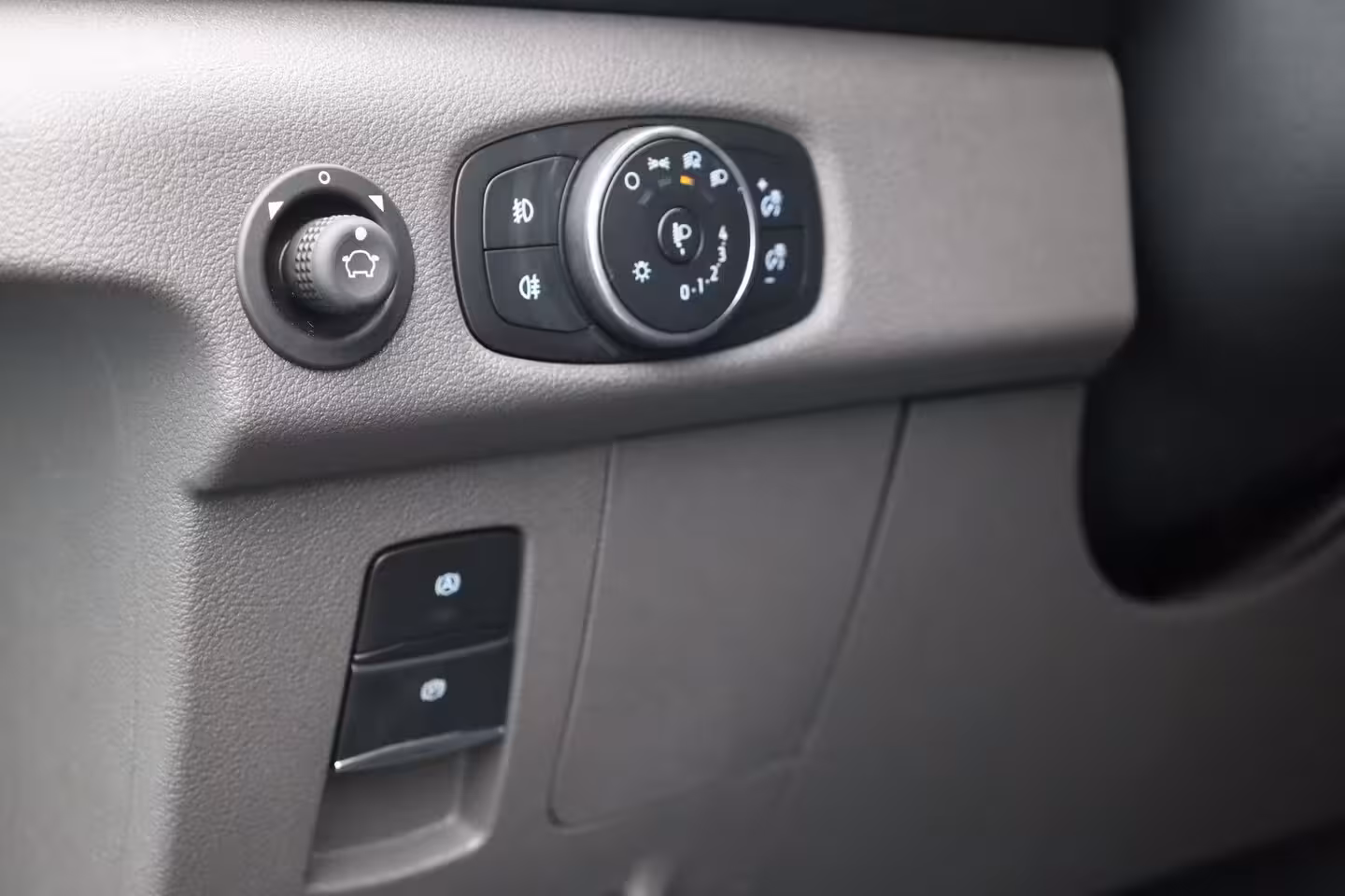 Ford Transit 350 2.0 TDCI L2H2 Trend | 2 zitplaatsen rechtsvoor | Aanhanger assistent | Achteruitrijcam