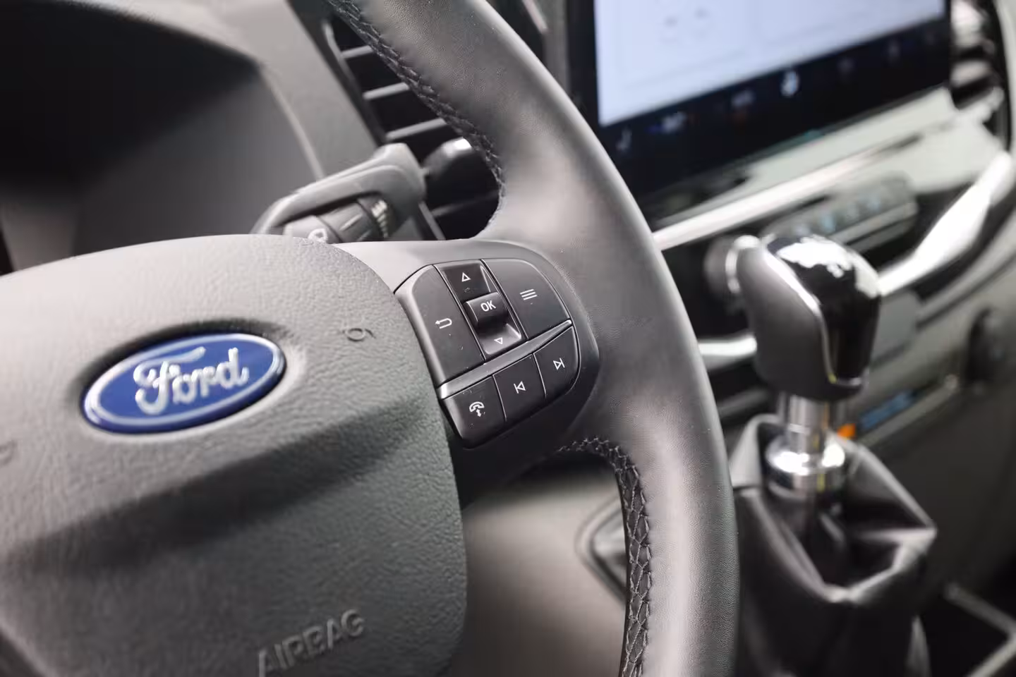 Ford Transit 350 2.0 TDCI L2H2 Trend | 2 zitplaatsen rechtsvoor | Aanhanger assistent | Achteruitrijcam