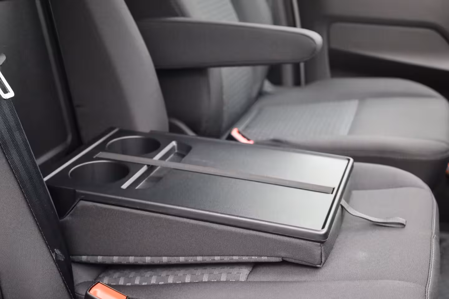Ford Transit 350 2.0 TDCI L2H2 Trend | 2 zitplaatsen rechtsvoor | Aanhanger assistent | Achteruitrijcam