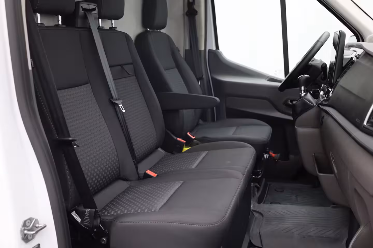 Ford Transit 350 2.0 TDCI L2H2 Trend | 2 zitplaatsen rechtsvoor | Aanhanger assistent | Achteruitrijcam