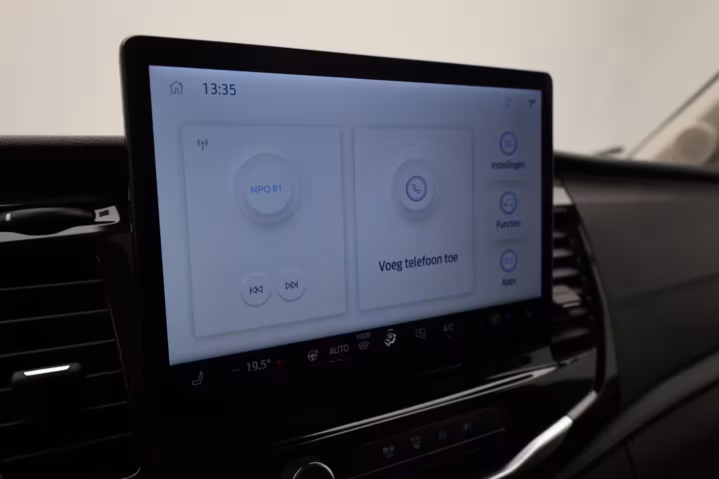 Ford Transit 350 2.0 TDCI L2H2 Trend | 2 zitplaatsen rechtsvoor | Aanhanger assistent | Achteruitrijcam