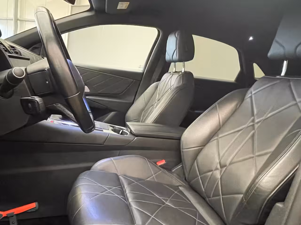 DS 7 Crossback 1.2 PureTech Executive Leder | Elec stoelen | Stoelverwarming | | Achteruitrijcamera | App