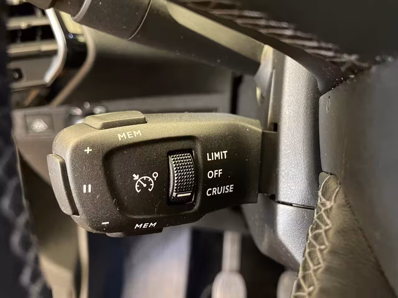DS 7 Crossback 1.2 PureTech Executive Leder | Elec stoelen | Stoelverwarming | | Achteruitrijcamera | App