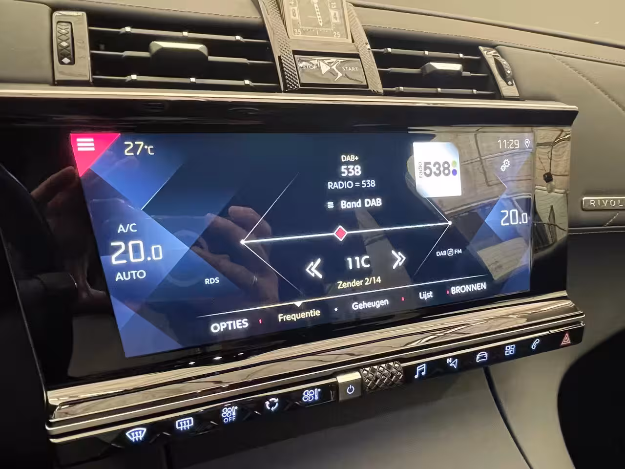 DS 7 Crossback 1.2 PureTech Executive Leder | Elec stoelen | Stoelverwarming | | Achteruitrijcamera | App