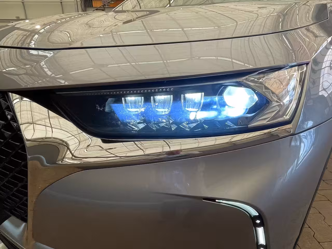 DS 7 Crossback 1.2 PureTech Executive Leder | Elec stoelen | Stoelverwarming | | Achteruitrijcamera | App