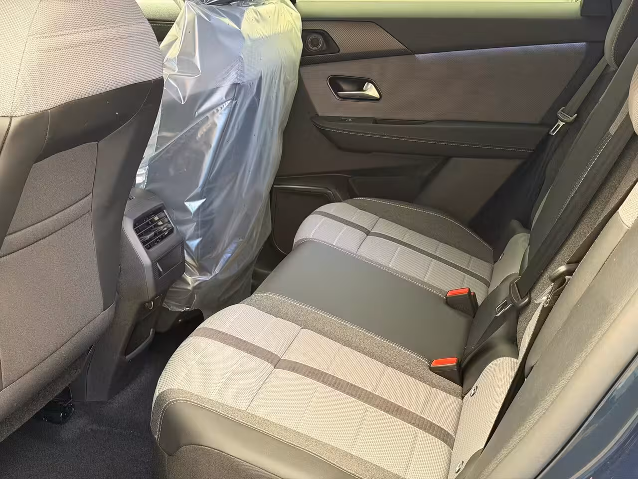 Opel Grandland GS - PHEV, (2025A) | Draadloze telefoonlader (Inductie) | Elektronische klimaatregeling me