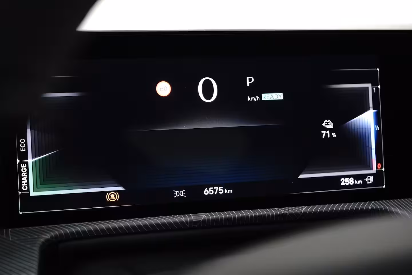 Lancia Y(psilon) Ypsilon LX 54 kWh Alcantara Bekleding | Camera Voor + Achter | Adaptieve Cruise | 17" Lich