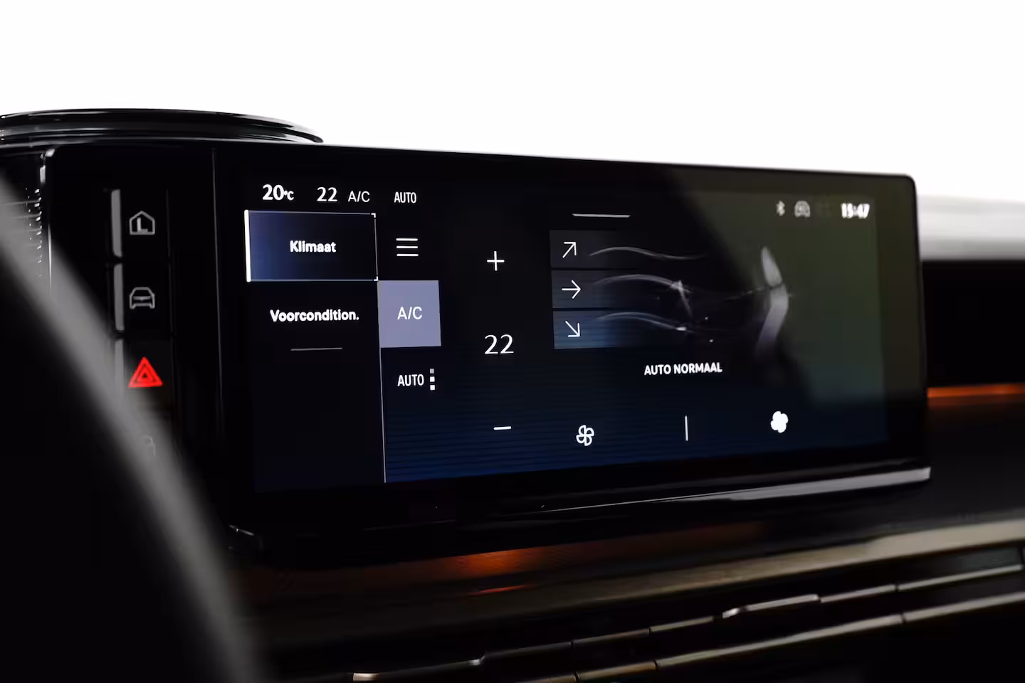 Lancia Y(psilon) Ypsilon LX 54 kWh Alcantara Bekleding | Camera Voor + Achter | Adaptieve Cruise | 17" Lich
