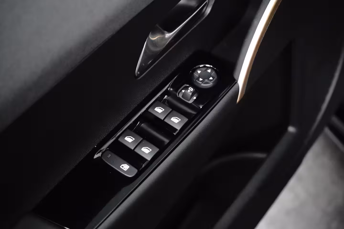 Lancia Y(psilon) Ypsilon LX 54 kWh Alcantara Bekleding | Camera Voor + Achter | Adaptieve Cruise | 17" Lich