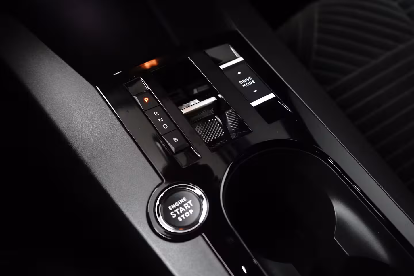 Lancia Y(psilon) Ypsilon LX 54 kWh Alcantara Bekleding | Camera Voor + Achter | Adaptieve Cruise | 17" Lich