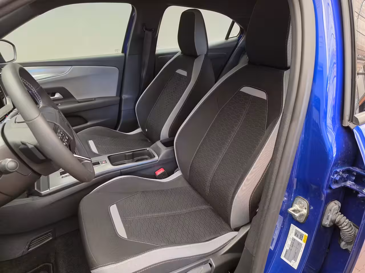 Opel Mokka Edition Climate Control | Digitaal Dashboard | 17" Lichtmetaal | Carplay | Cruise | Parkee