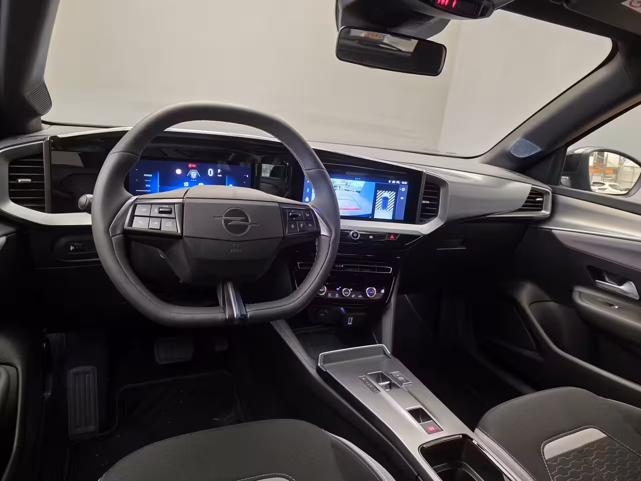 Opel Mokka Edition Climate Control | Digitaal Dashboard | 17" Lichtmetaal | Carplay | Cruise | Parkee