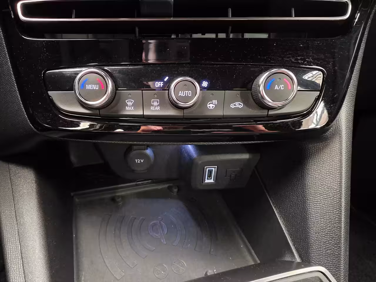 Opel Mokka Edition Climate Control | Digitaal Dashboard | 17" Lichtmetaal | Carplay | Cruise | Parkee