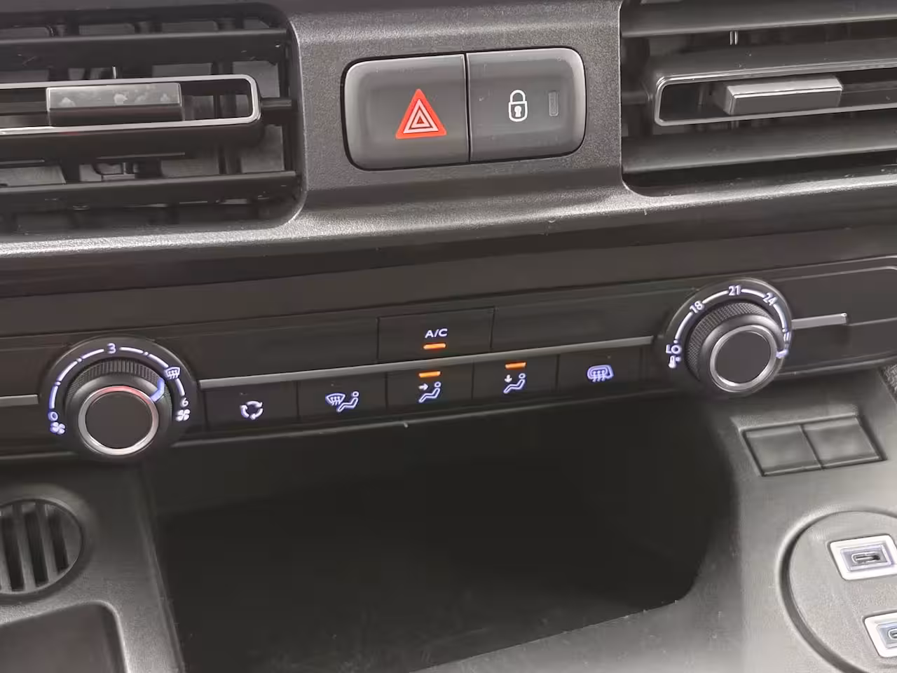 Peugeot Partner 1.5 BlueHDi 130 S&S L2 | 2 zitplaatsen rechtsvoor | Achteruitrijcamera | Airco