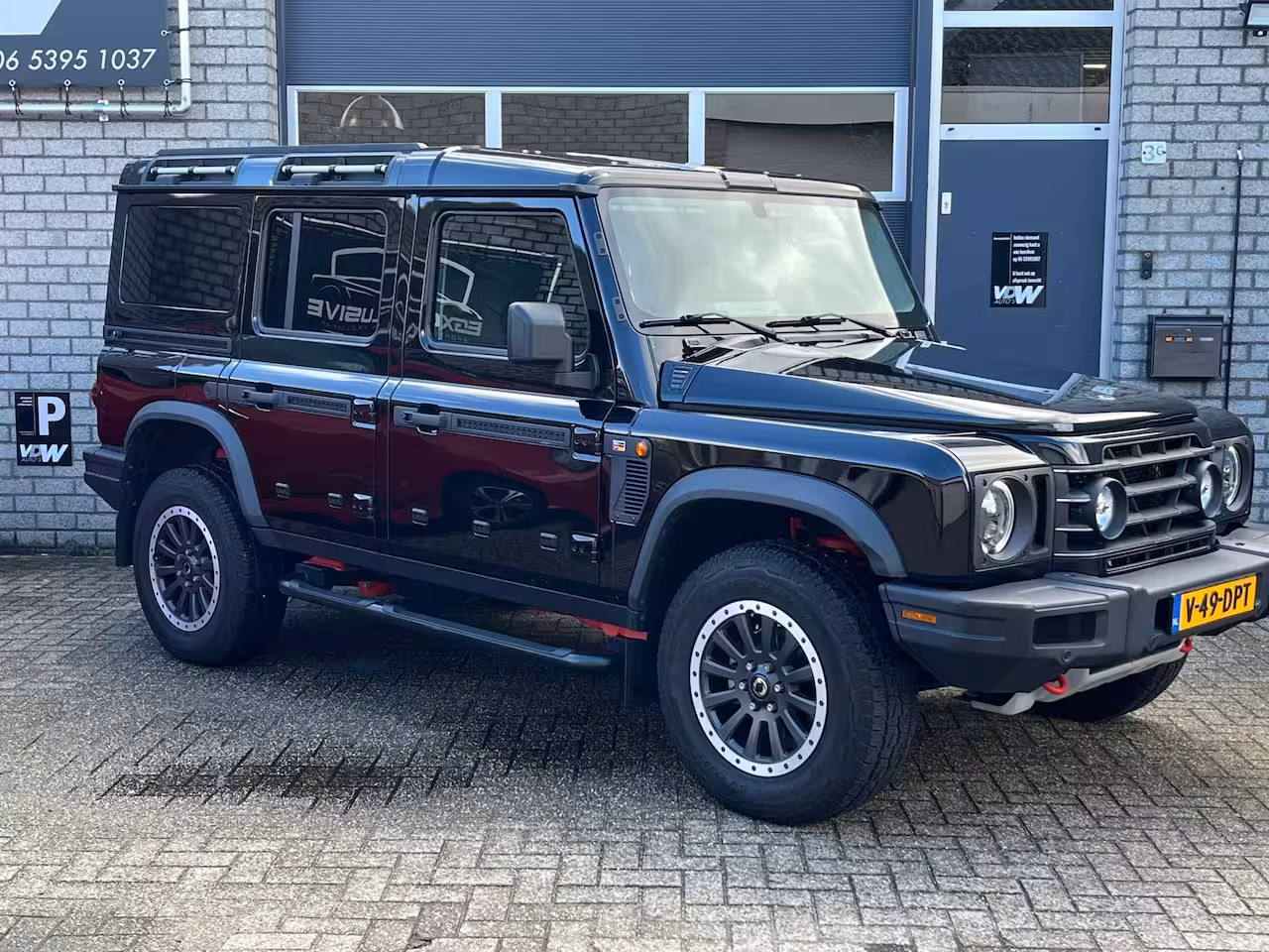 INEOS Grenadier 3.0 St Utility Wagon 5p. Benzine grijs kenteken