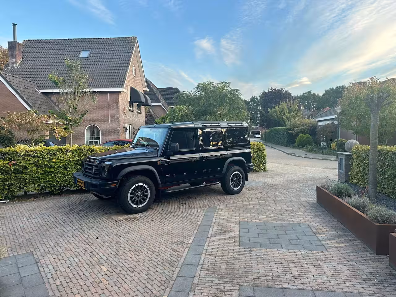 INEOS Grenadier 3.0 St Utility Wagon 5p. Benzine grijs kenteken